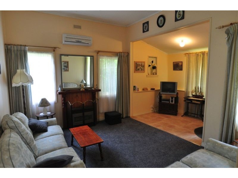 15 Hopetoun St, Inverloch VIC 3996