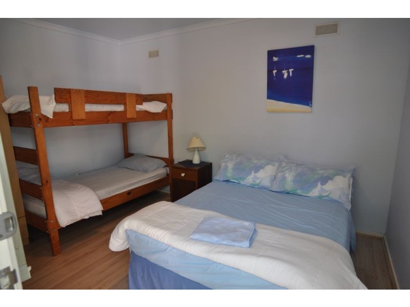 15 Hopetoun St, Inverloch VIC 3996