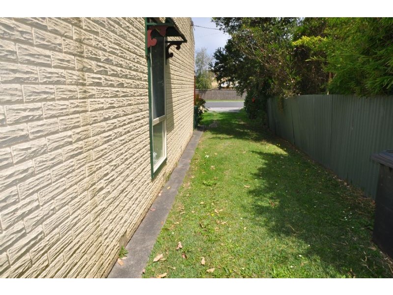 15 Hopetoun St, Inverloch VIC 3996