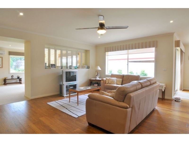 8 Claire Crt, Inverloch VIC 3996