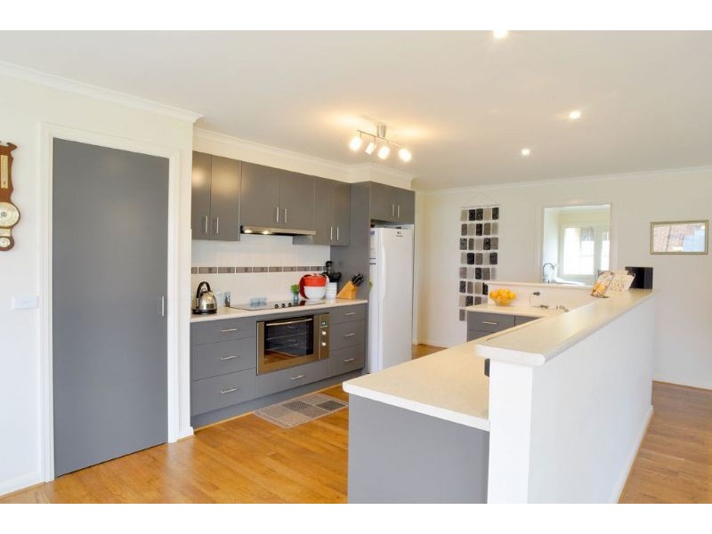 8 Claire Crt, Inverloch VIC 3996