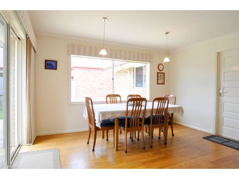 8 Claire Crt, Inverloch VIC 3996