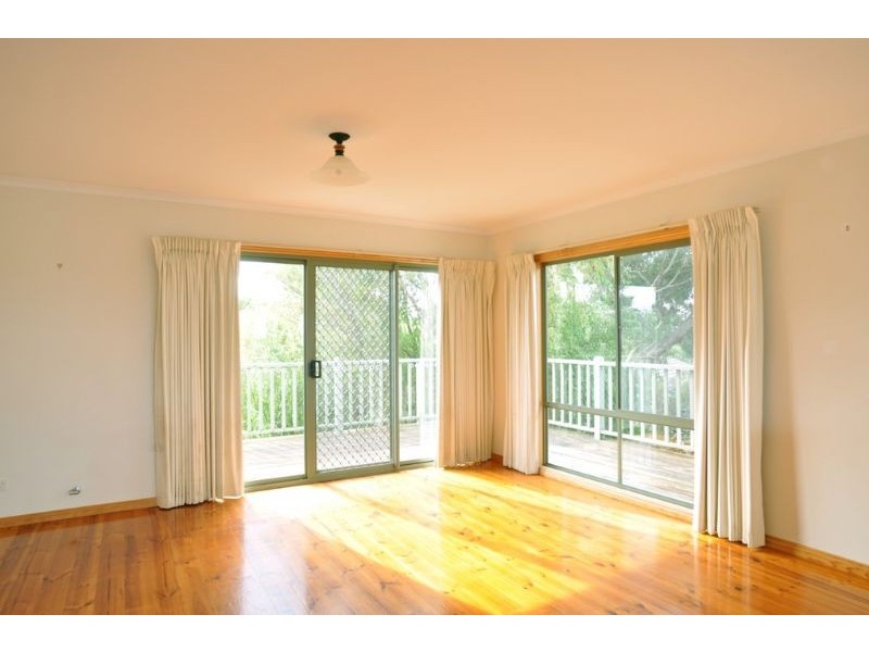 8a Beilby Avenue, Inverloch VIC 3996