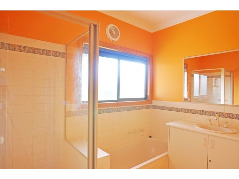 8a Beilby Avenue, Inverloch VIC 3996