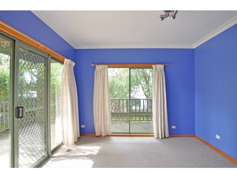 8a Beilby Avenue, Inverloch VIC 3996