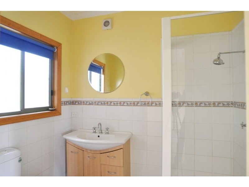 8a Beilby Avenue, Inverloch VIC 3996