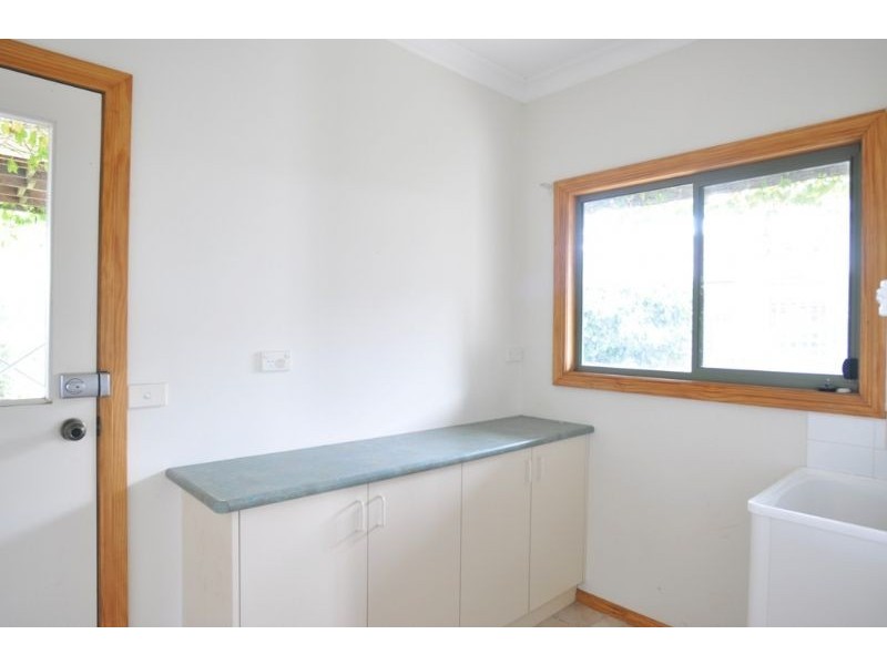 8a Beilby Avenue, Inverloch VIC 3996