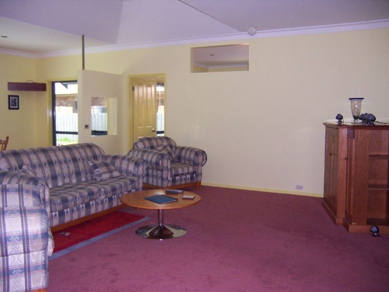 6 Evan Place, Inverloch VIC 3996