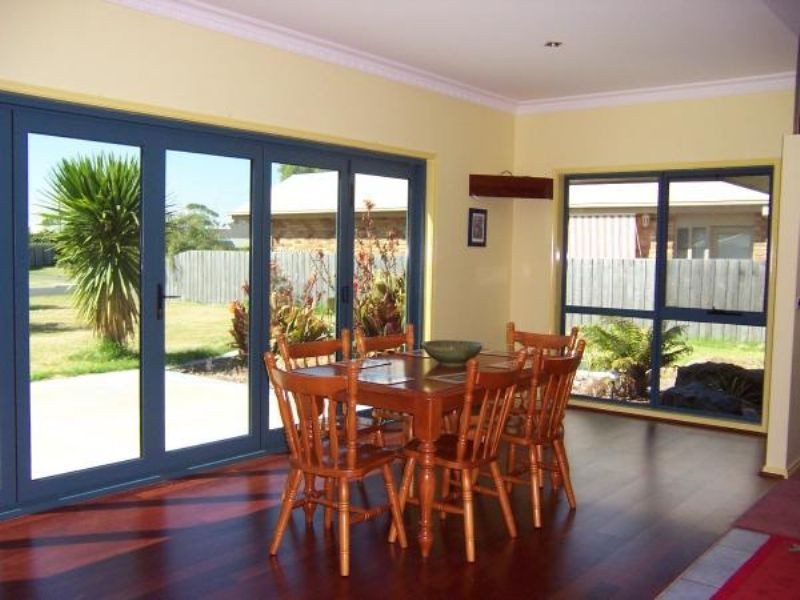 6 Evan Place, Inverloch VIC 3996
