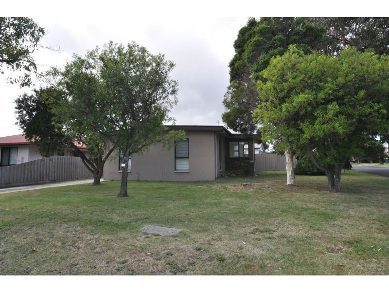 40 Sandymount Ave, Inverloch VIC 3996