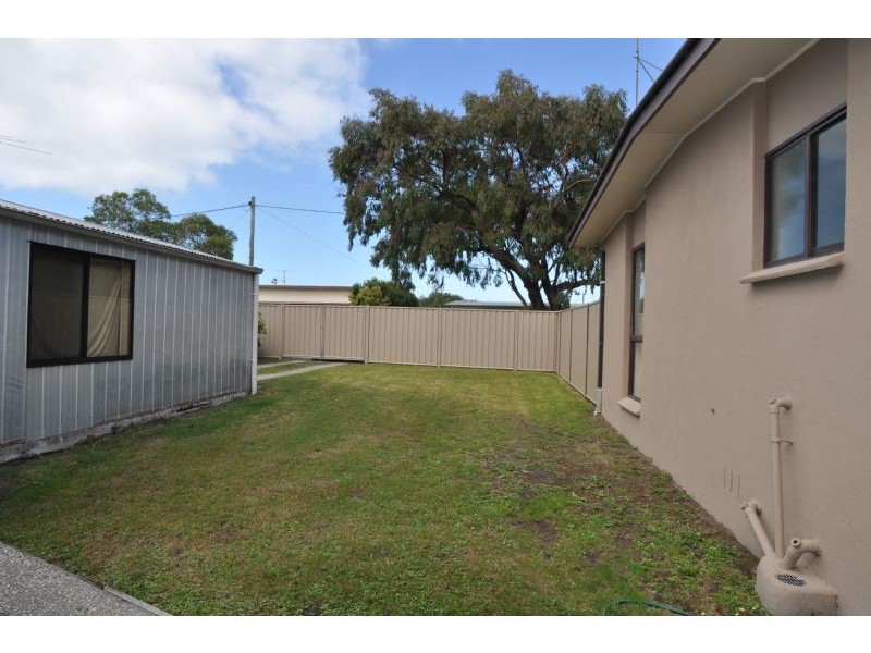 40 Sandymount Ave, Inverloch VIC 3996