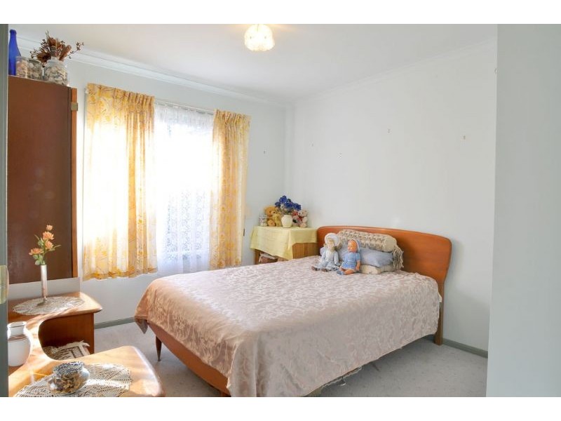 2 Heather Grv, Inverloch VIC 3996