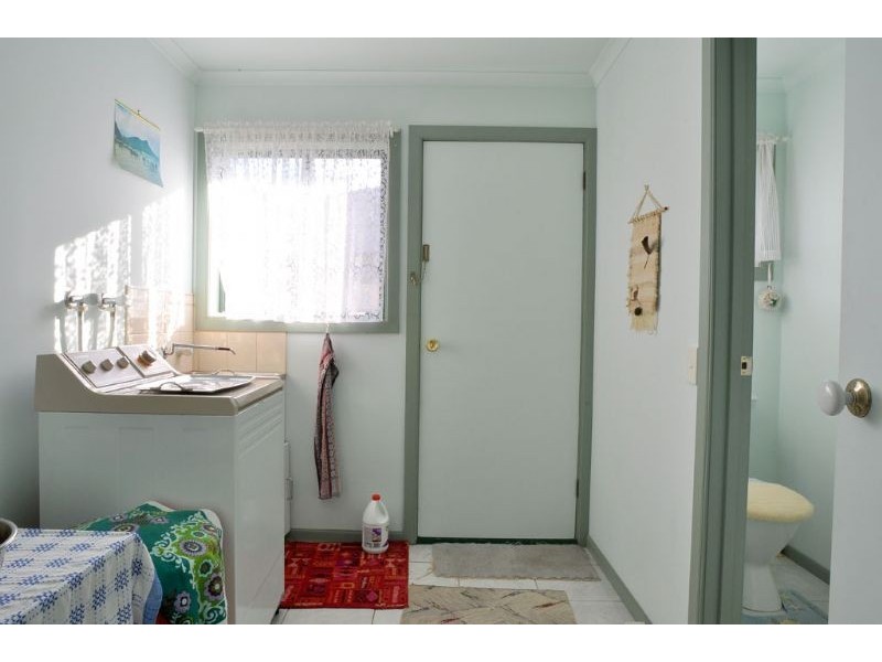 2 Heather Grv, Inverloch VIC 3996