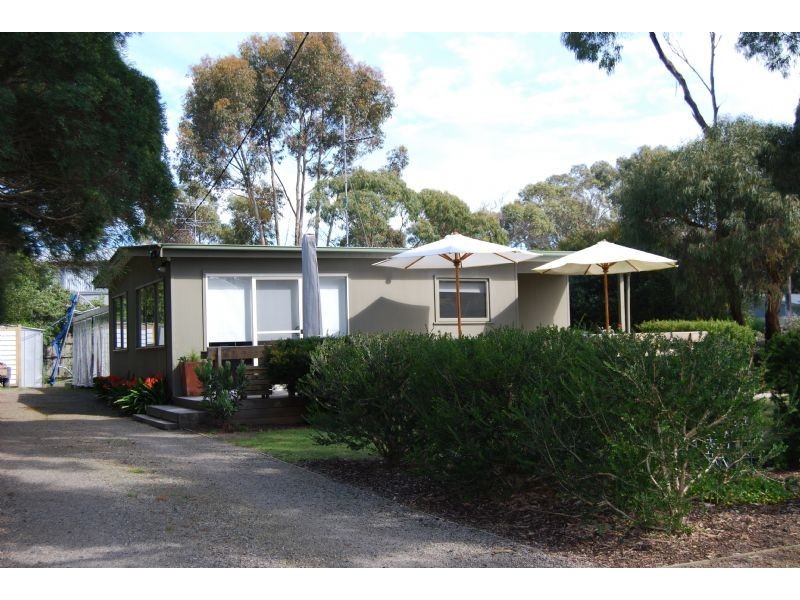 39 Beilby Ave, Inverloch VIC 3996