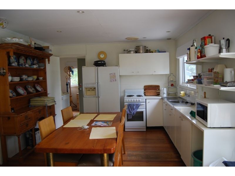 39 Beilby Ave, Inverloch VIC 3996