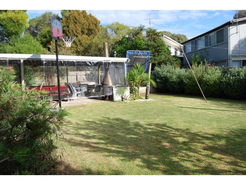 39 Beilby Ave, Inverloch VIC 3996