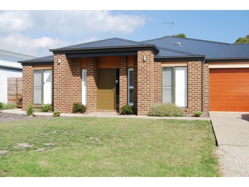 29 Paperbark Place, Inverloch VIC 3996
