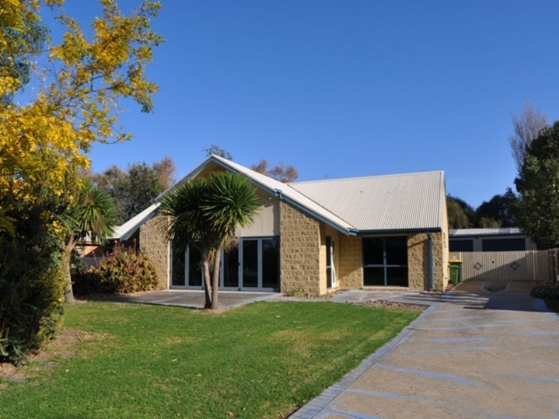 6 Evan Place, Inverloch VIC 3996