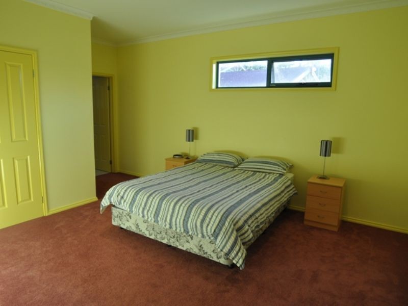 6 Evan Place, Inverloch VIC 3996