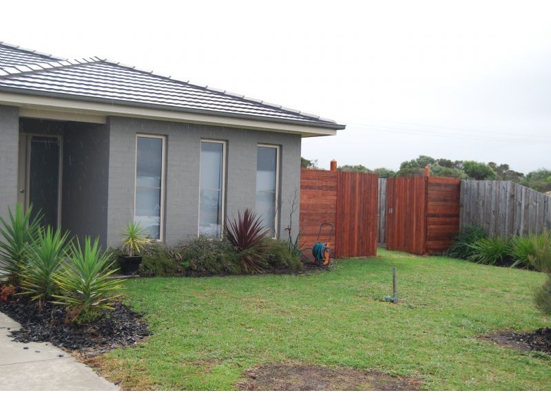 5 Cassinia Street, Inverloch VIC 3996