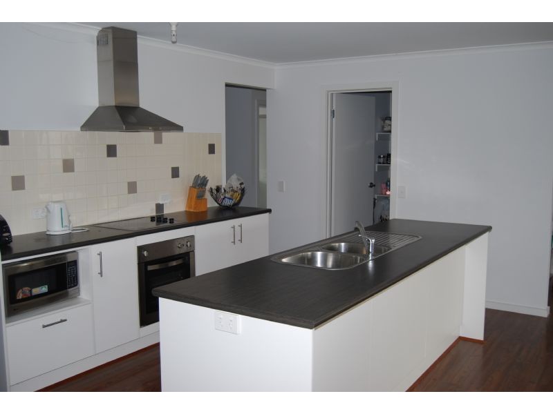 5 Cassinia Street, Inverloch VIC 3996