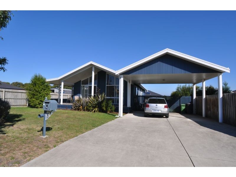 4 Cook Close, Inverloch VIC 3996
