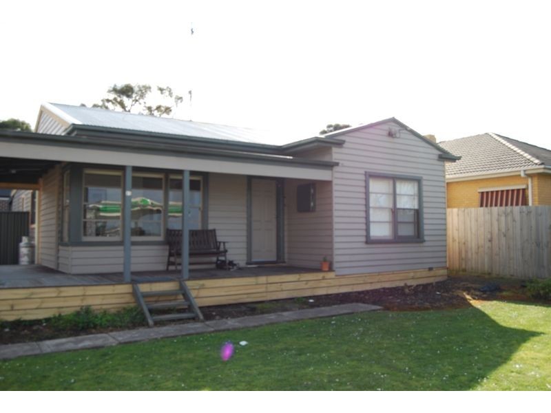 23 Bayview Ave, Inverloch VIC 3996
