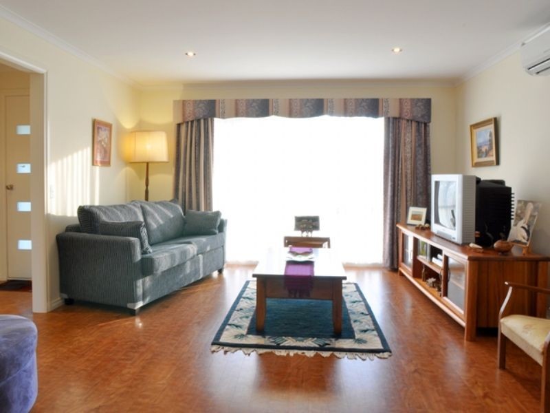 4/2-4 Powlett St, Inverloch VIC 3996