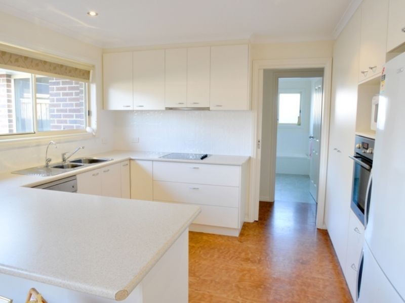 4/2-4 Powlett St, Inverloch VIC 3996