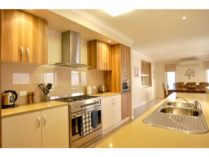 18 Outrigger Drive, Inverloch VIC 3996