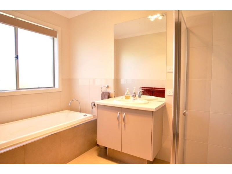 18 Outrigger Drive, Inverloch VIC 3996
