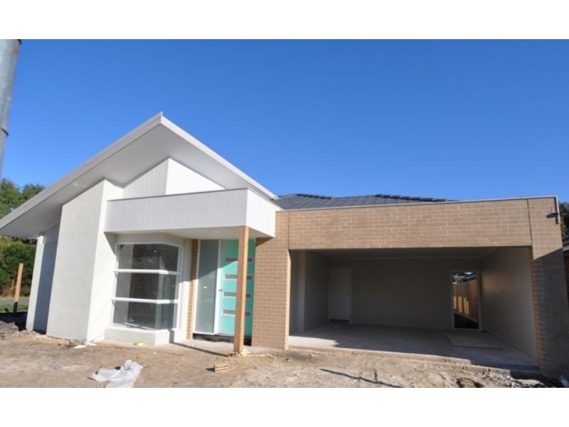 1 Blue Wren Way, Inverloch VIC 3996