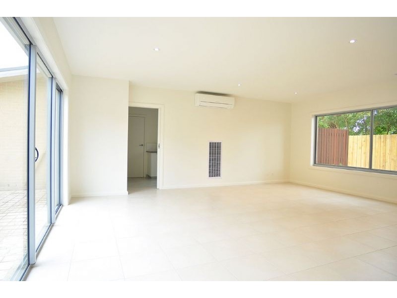 16 Grandview Grv, Inverloch VIC 3996