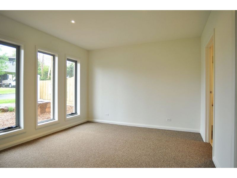 16 Grandview Grv, Inverloch VIC 3996