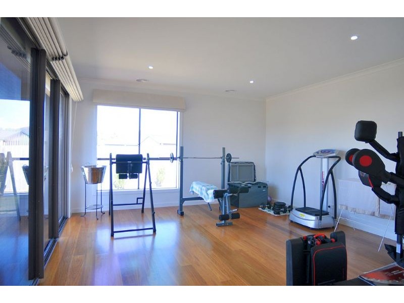18 Surrey Place, Inverloch VIC 3996