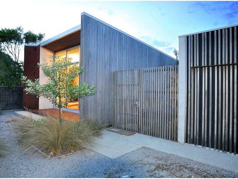 76 Lohr Avenue, Inverloch VIC 3996