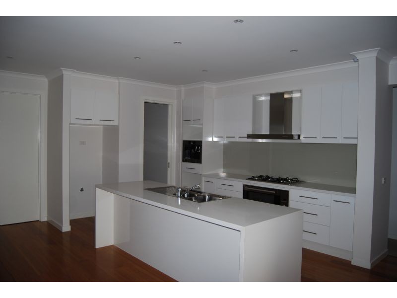 18 Surrey Place, Inverloch VIC 3996