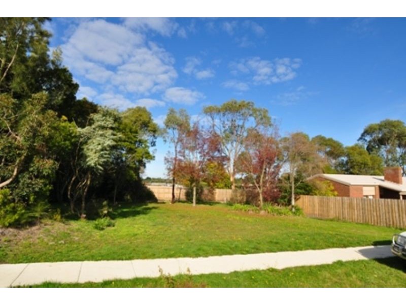 1 Correa Place, Inverloch VIC 3996