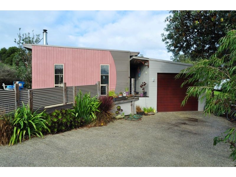 13 Canterbury Road, Venus Bay VIC 3956