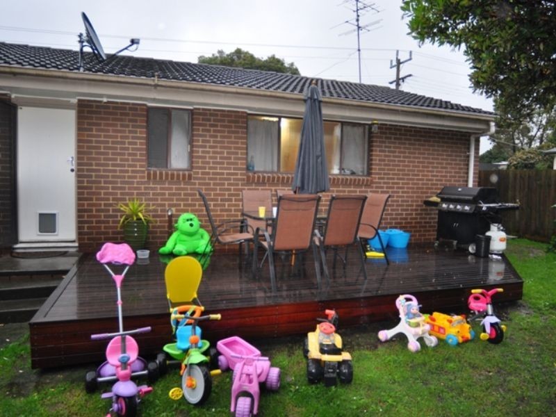 24  Sandy Mount Ave, Inverloch VIC 3996