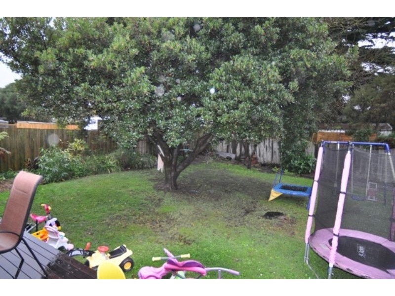 24  Sandy Mount Ave, Inverloch VIC 3996