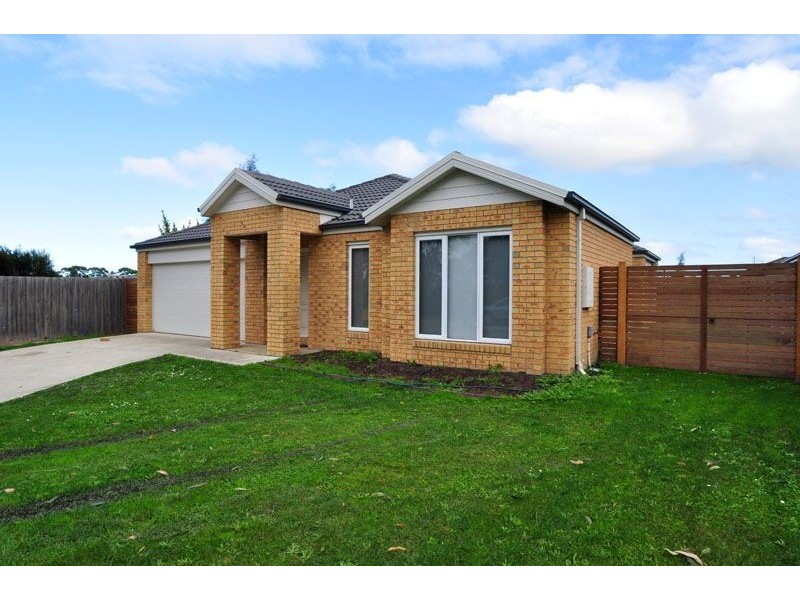 43 Ullathornes Road, Inverloch VIC 3996