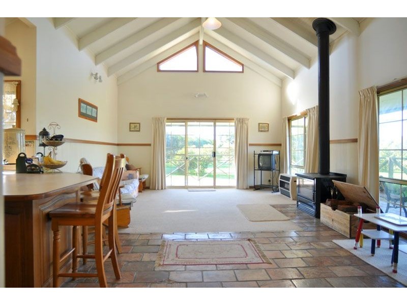 621 Inverloch-Venus Bay Rd, Inverloch VIC 3996