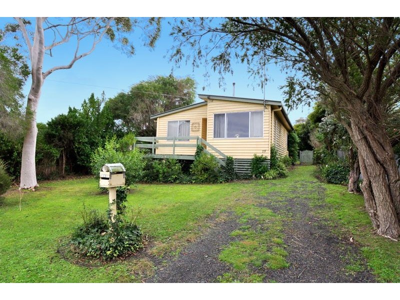 23 Bruce Street, Inverloch VIC 3996