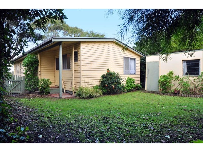 23 Bruce Street, Inverloch VIC 3996