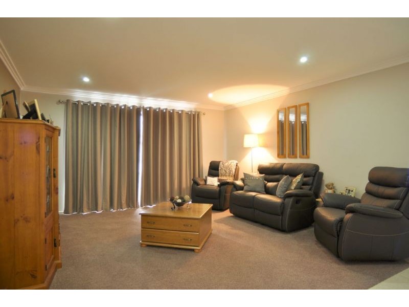 61 Meanderri Drive, Inverloch VIC 3996
