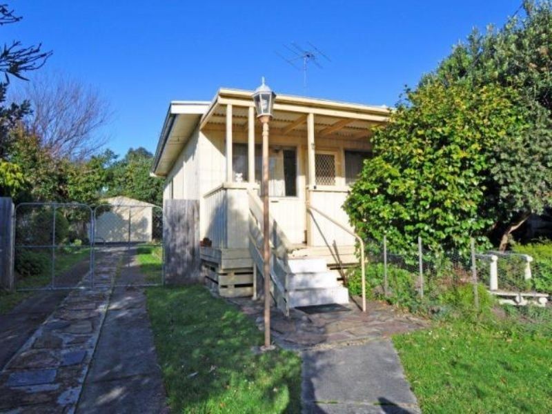 3 Stewart St, Inverloch VIC 3996