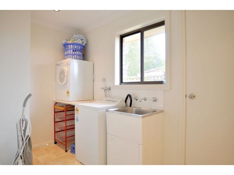 1/1 Powlett Street, Inverloch VIC 3996