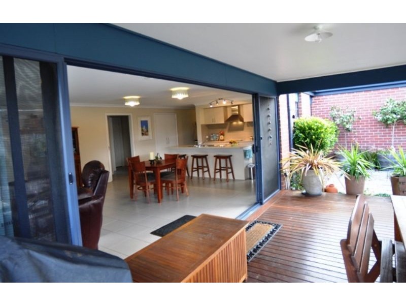 12 Surrey Place, Inverloch VIC 3996