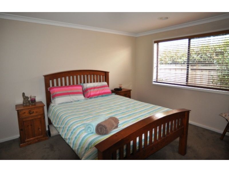 12 Surrey Place, Inverloch VIC 3996